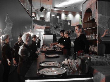 照片: Bowl n Lounge